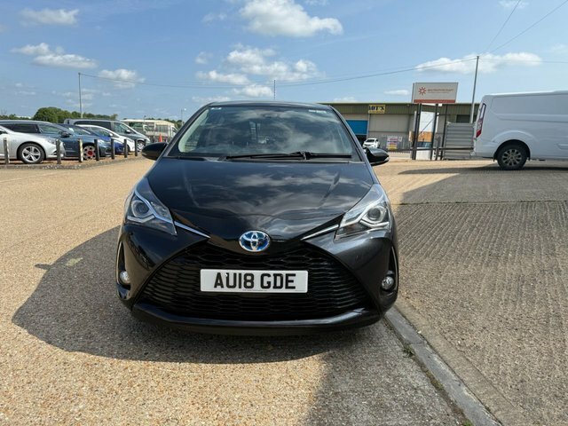 Toyota Yaris Vvt-h Design Hatchback AU18GDE Black #3