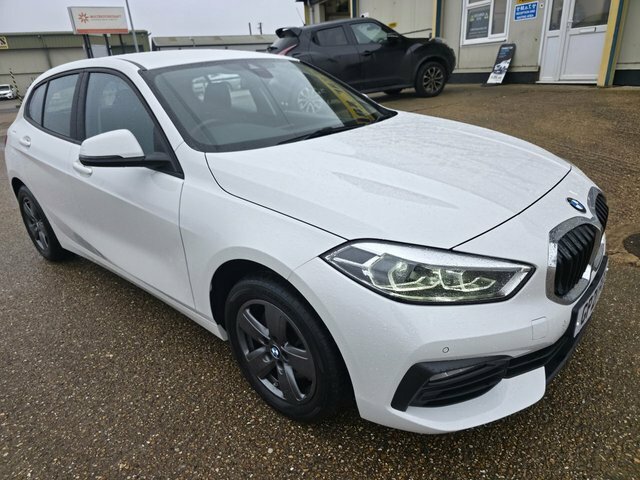BMW 1 Series 118I Se Lcp Hatchback GP21FGK White #2