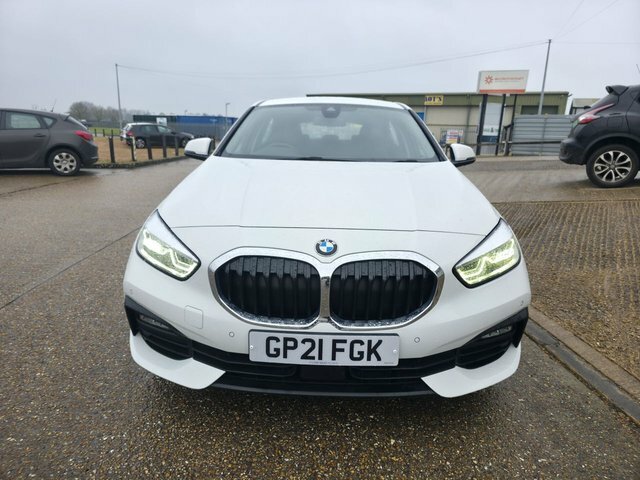 BMW 1 Series 118I Se Lcp Hatchback GP21FGK White #3