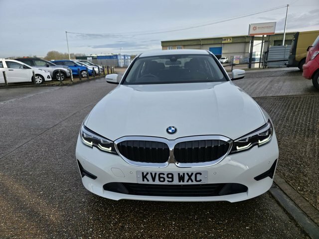 BMW 3 Series 318D Se Saloon KV69WXC White #3