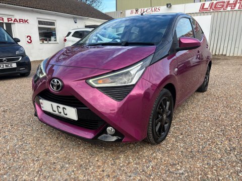 Toyota Aygo Vvt-i X-cite.. 5 GV19WRN Purple #3