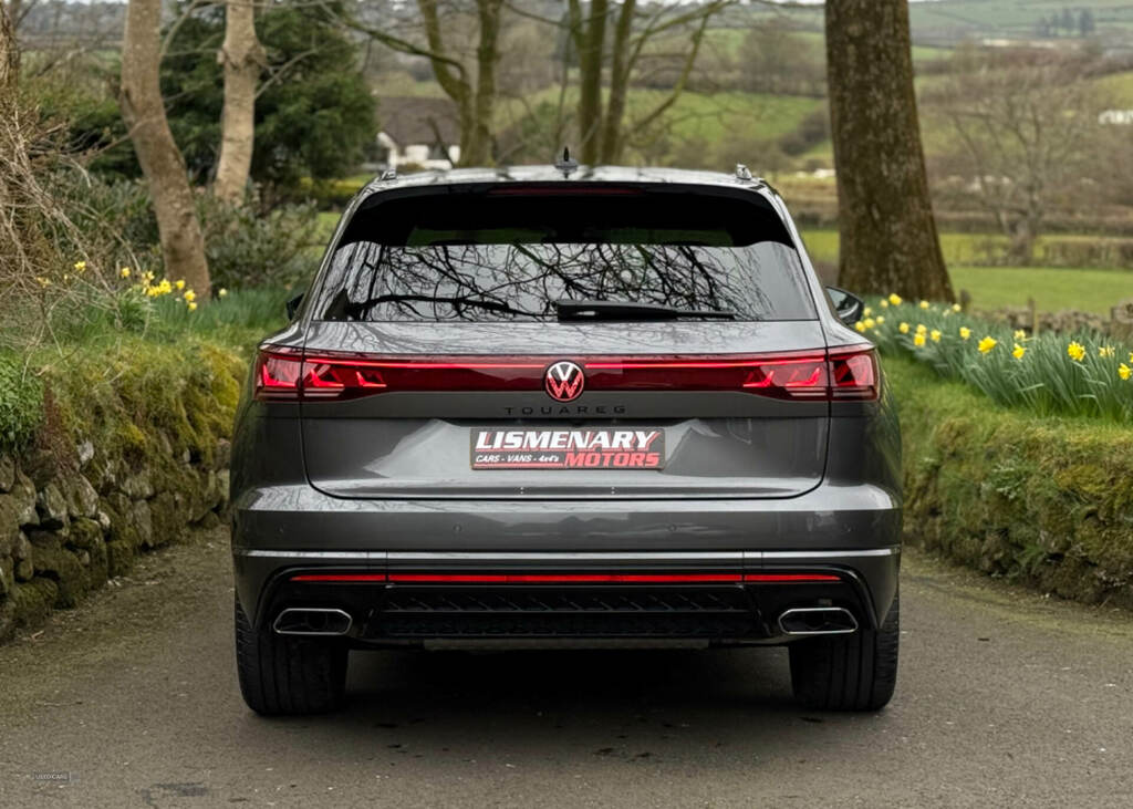 Volkswagen Touareg 3.0 V6 Tdi 4Motion 286 Black Edition Tip GX24AWO  #4