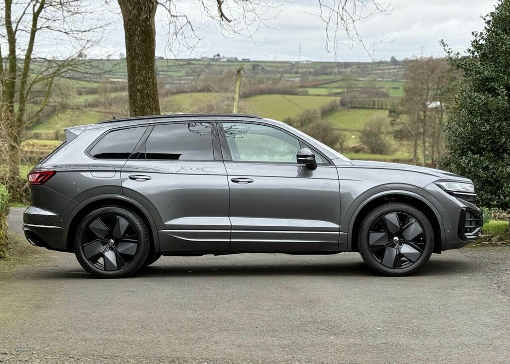 Volkswagen Touareg 3.0 V6 Tdi 4Motion 286 Black Edition Tip GX24AWO  #5