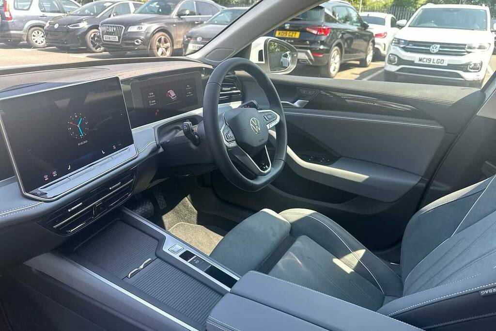 Volkswagen Passat 1.5 Tsi Ehybrid Life Dsg VK25PRV White #2