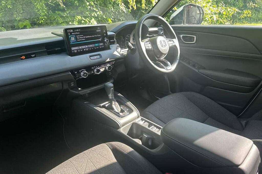 Honda Hr-V 1.5 Ehev Elegance Cvt KP25EVV White #2