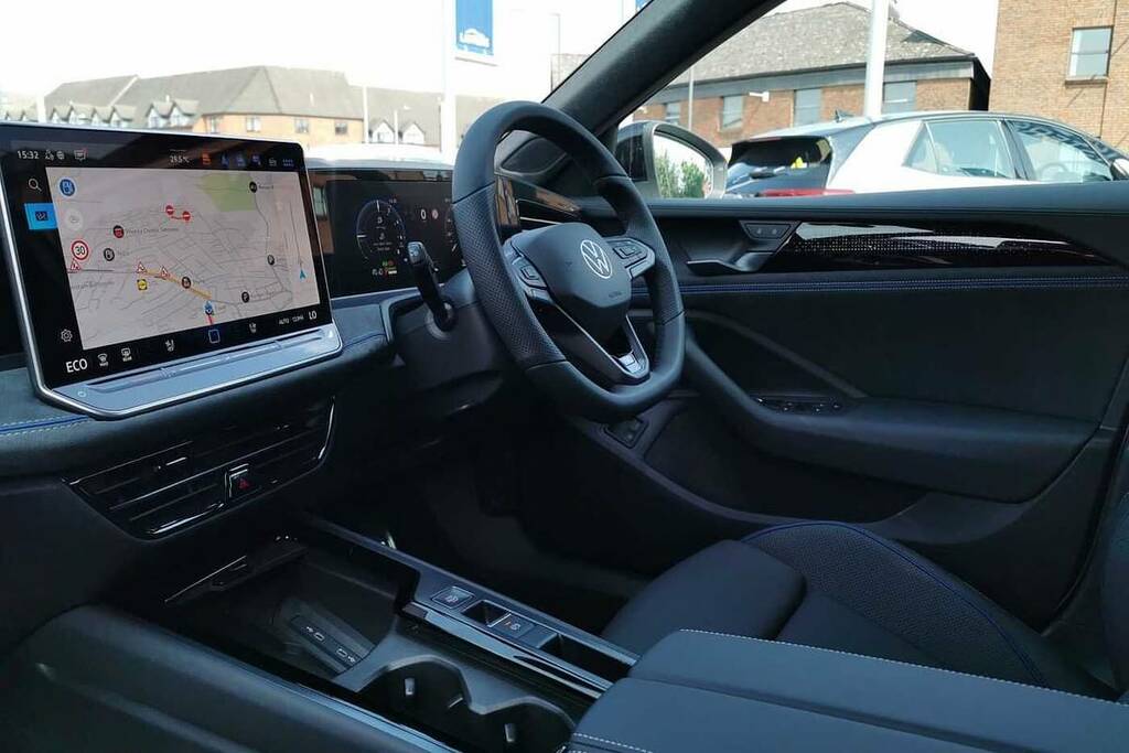 Volkswagen Passat 1.5 Tsi Ehybrid R-line Dsg VN25JPV Black #2