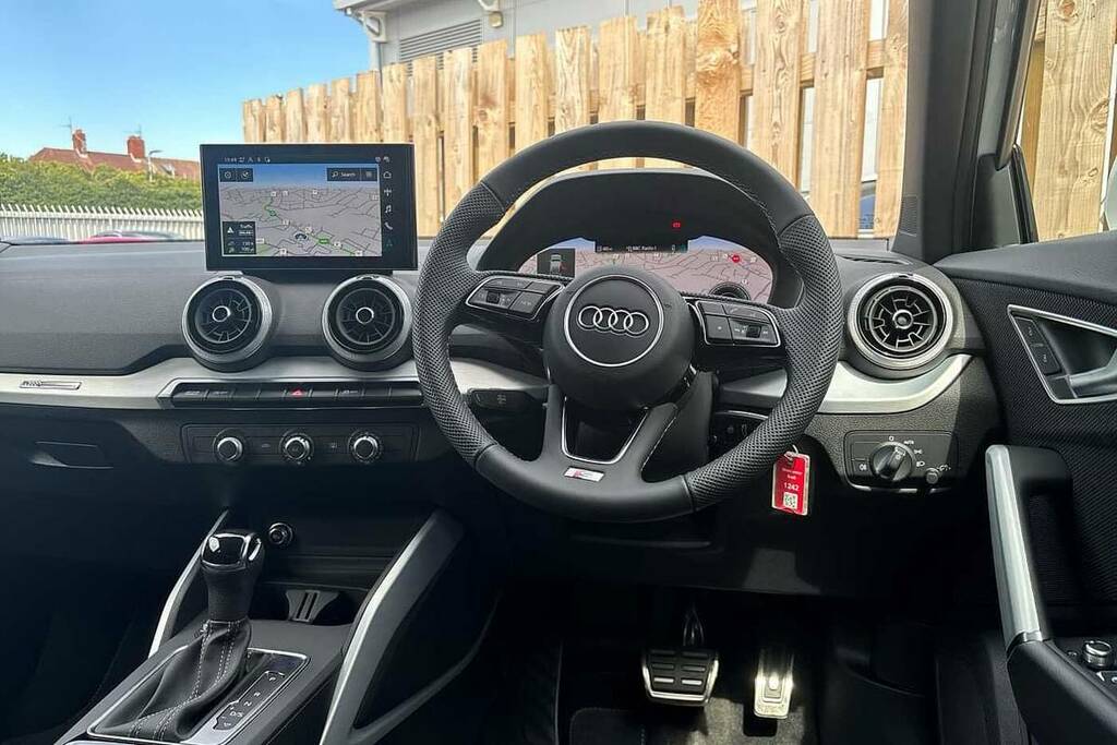 Audi Q2 35 Tfsi S Line S Tronic VO25UYB White #6
