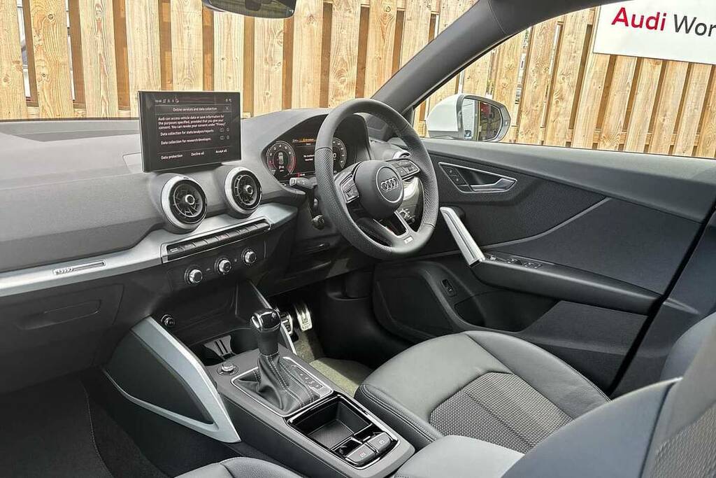 Audi Q2 35 Tfsi S Line S Tronic VO25UYB White #2