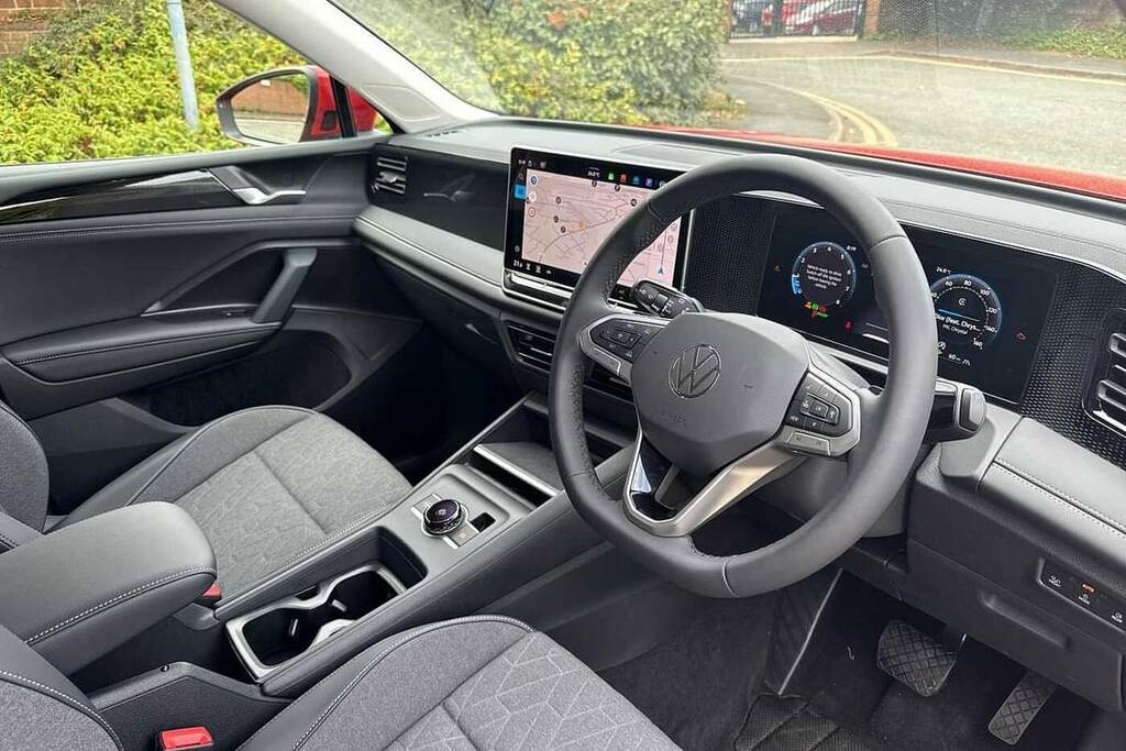 Volkswagen Tiguan 1.5 Etsi 150 Match Dsg FH25UVU Red #6