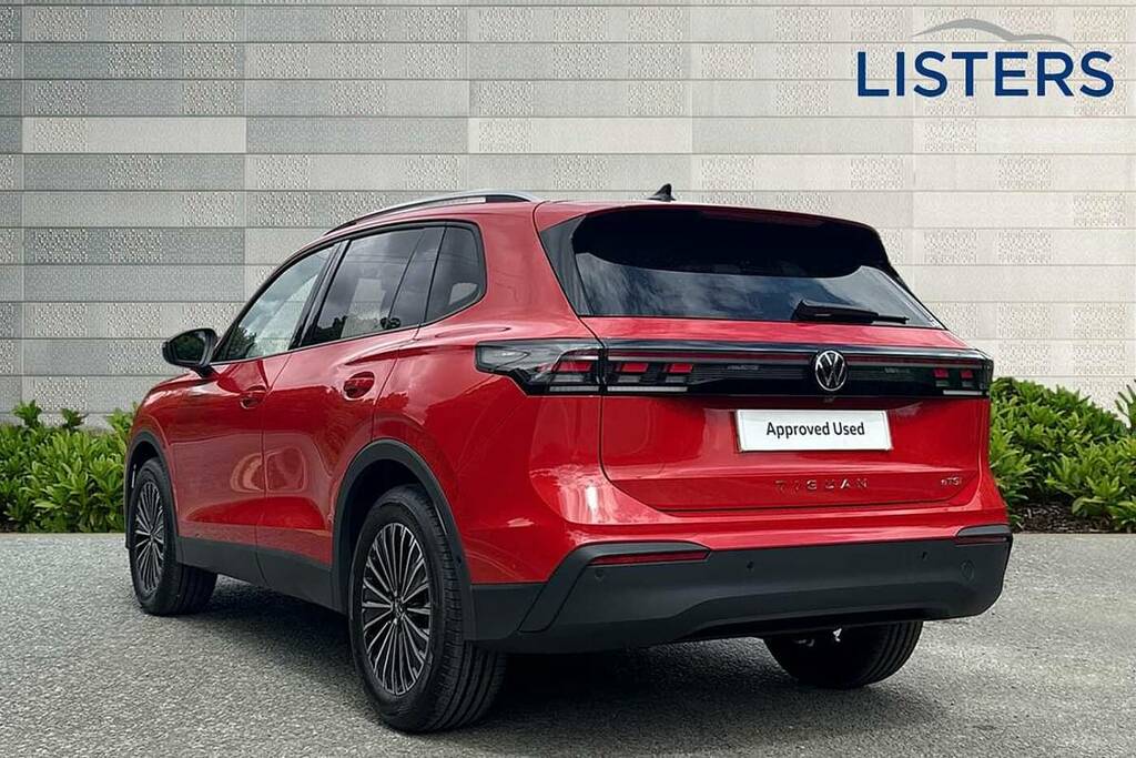 Volkswagen Tiguan 1.5 Etsi 150 Match Dsg FH25UVU Red #3