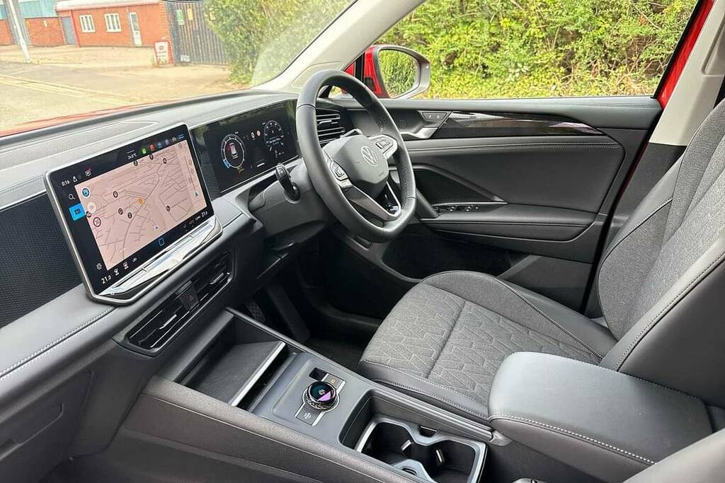 Volkswagen Tiguan 1.5 Etsi 150 Match Dsg FH25UVU Red #2