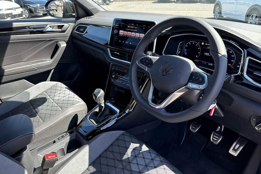 Volkswagen T-Roc 1.5 Tsi R-line VN25PYU Black #6