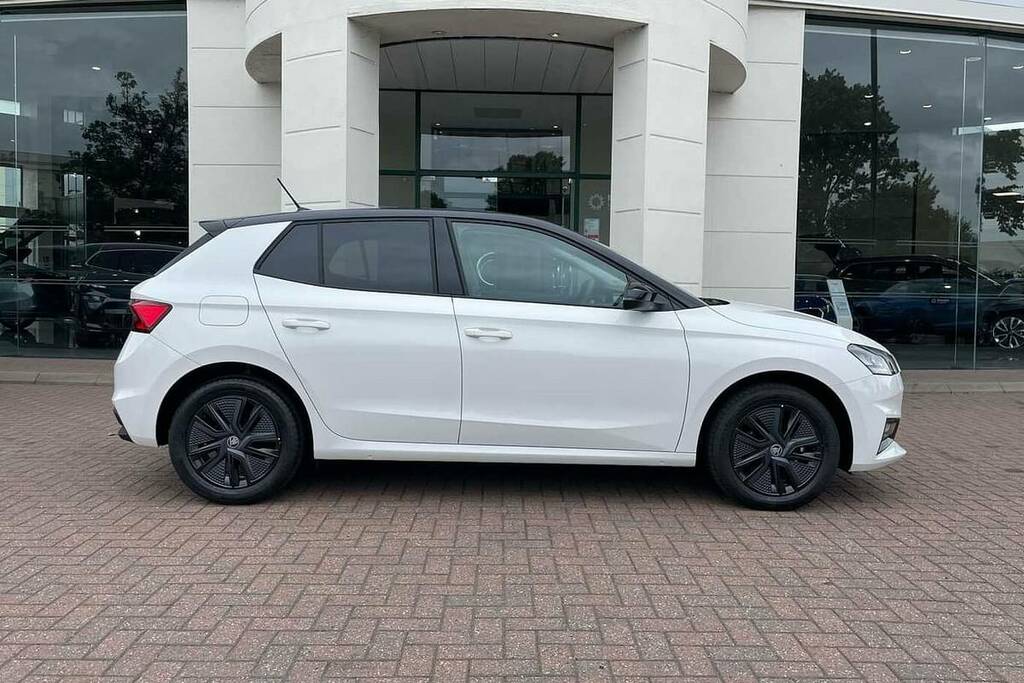 Skoda Fabia 1.0 Mpi 80 Design Edition BD25VGO Black #4