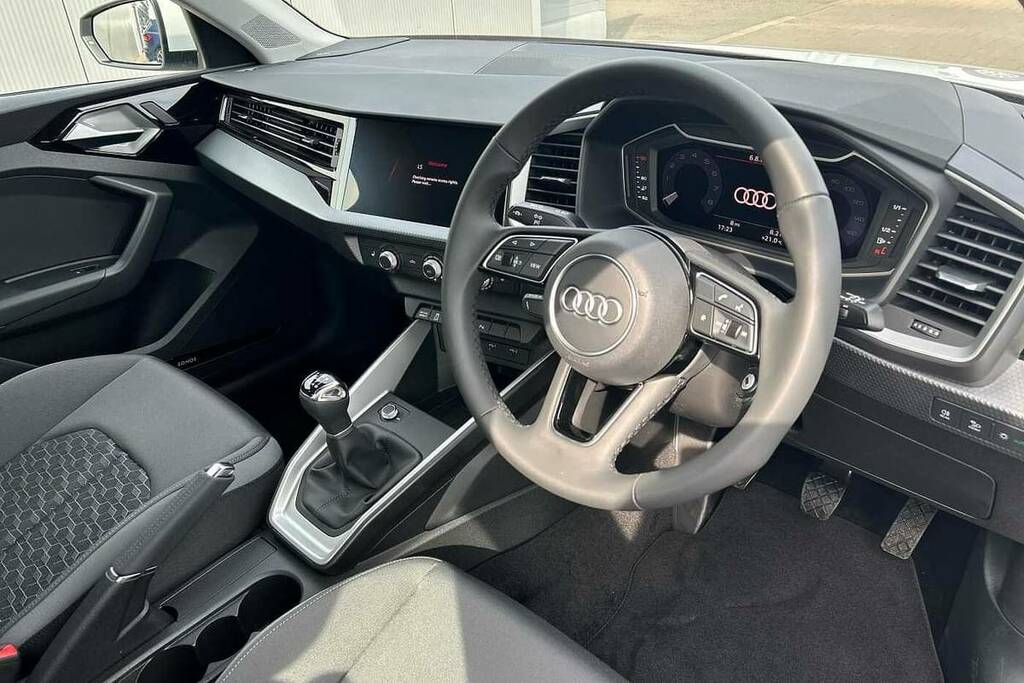 Audi A1 30 Tfsi Sport VN25XFT White #6