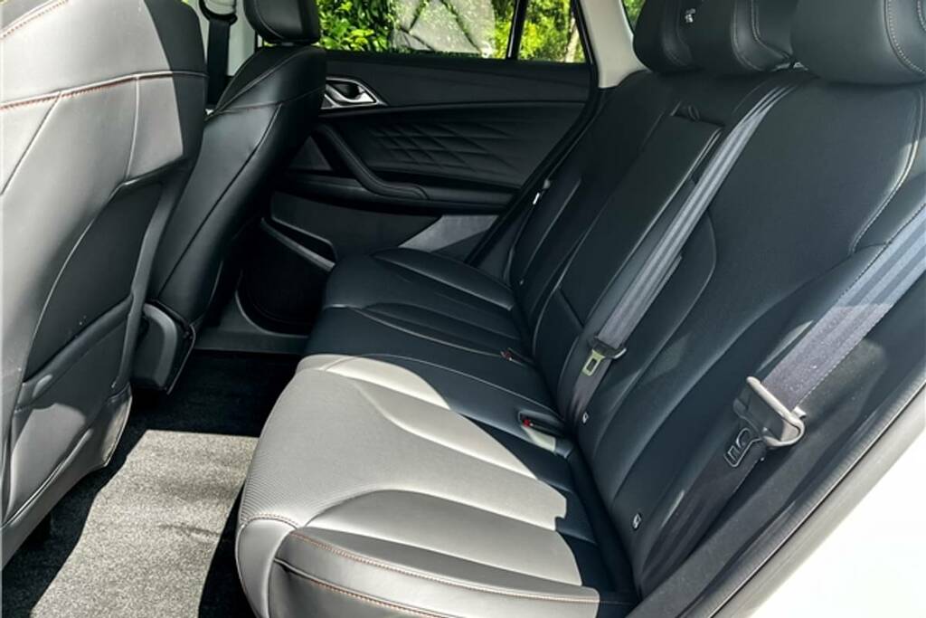 MG HS 1.5 T-gdi Phev Trophy KW25CWL White #5