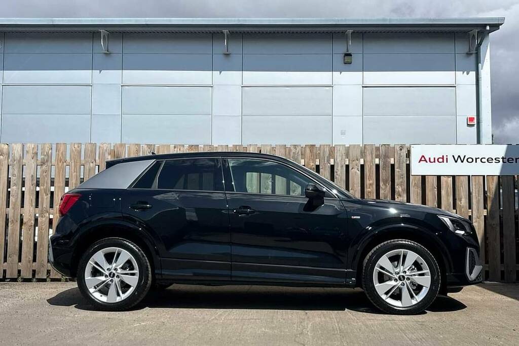Audi Q2 30 Tfsi 116 S Line VN25PHU Black #4