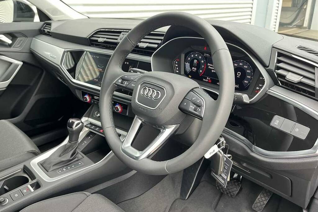Audi Q3 35 Tfsi Sport S Tronic BJ25XRT Black #6