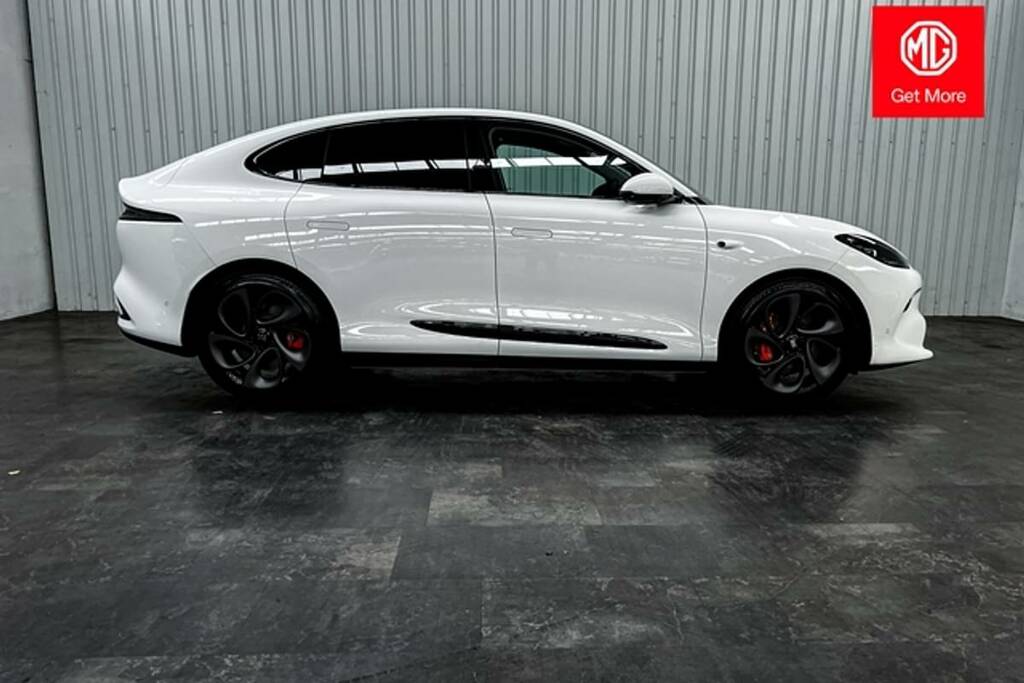 MG IM6 553Kw Launch Edition 100Kwh Awd White #3