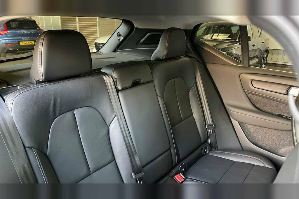 Volvo XC40 2.0 B3p Ultra Dark BG75AOB Black #6