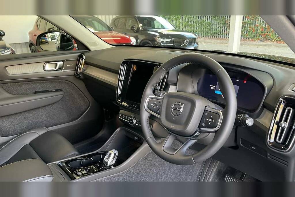 Volvo XC40 2.0 B3p Ultra Dark BG75AOB Black #4