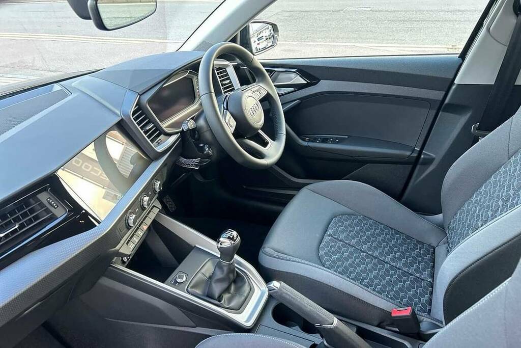 Audi A1 30 Tfsi Sport VX75XEV Black #2