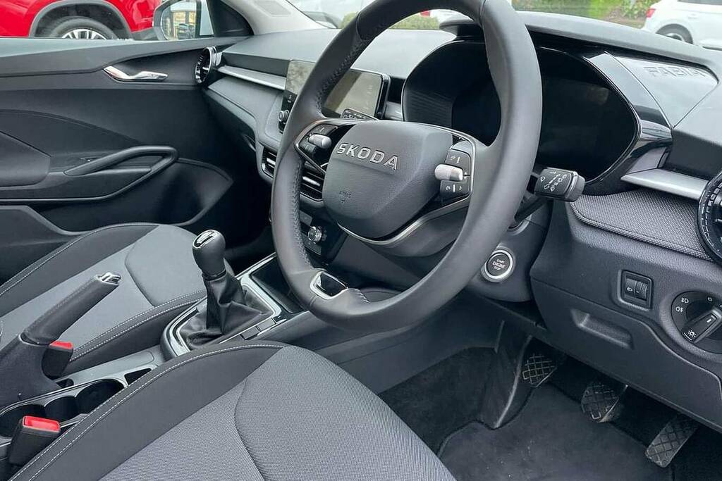 Skoda Fabia 1.0 Tsi 116 Se Edition BV75SDX White #6