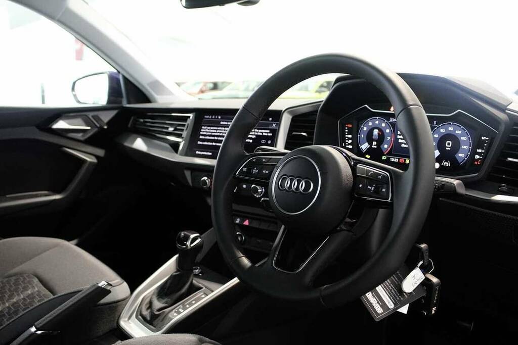 Audi A1 30 Tfsi Sport S Tronic BJ75CHZ Blue #6