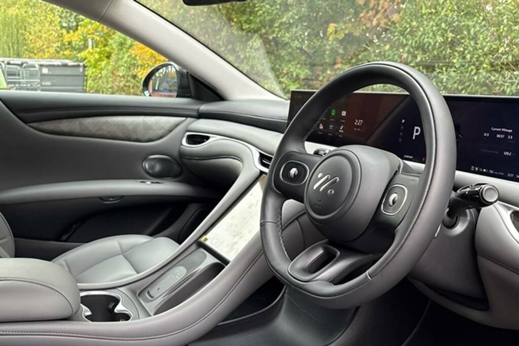 MG IM5 217Kw Standard Range 75Kwh Black #4