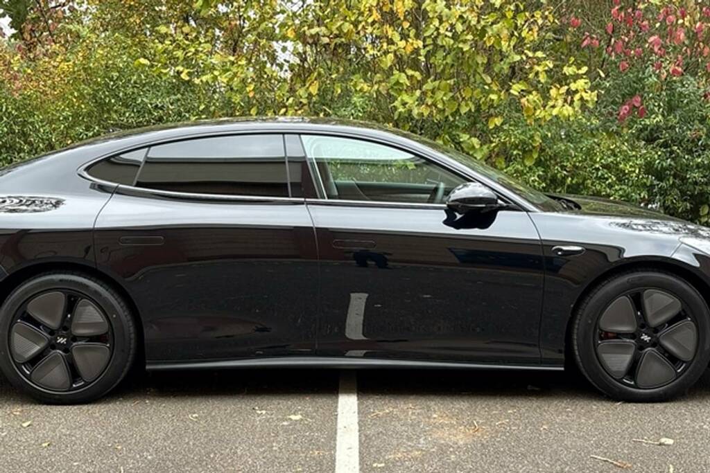 MG IM5 217Kw Standard Range 75Kwh Black #3