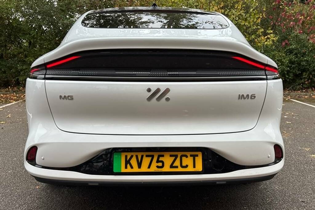 MG IM6 553Kw Launch Edition 100Kwh Awd White #6