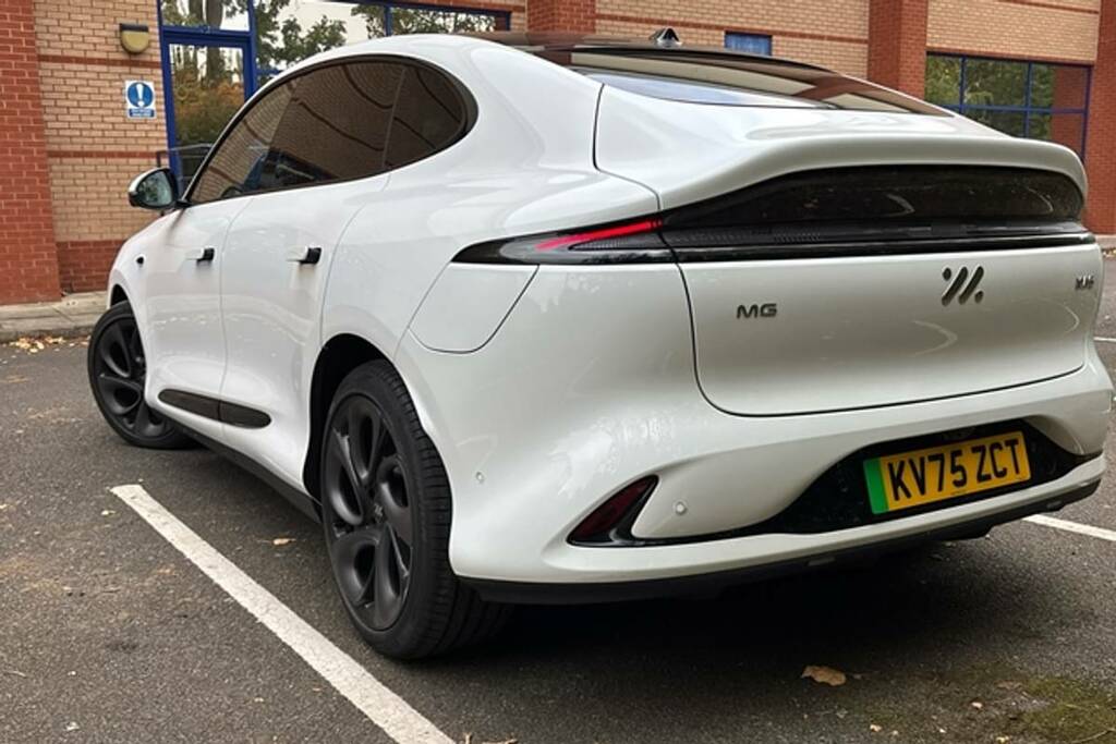 MG IM6 553Kw Launch Edition 100Kwh Awd White #3