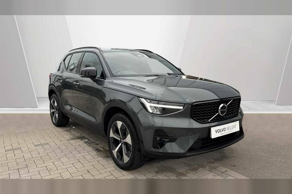 Volvo XC40 2.0 B4p Plus Dark 