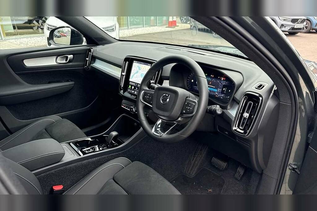Volvo XC40 2.0 B4p Plus Dark VO75BVA  #4