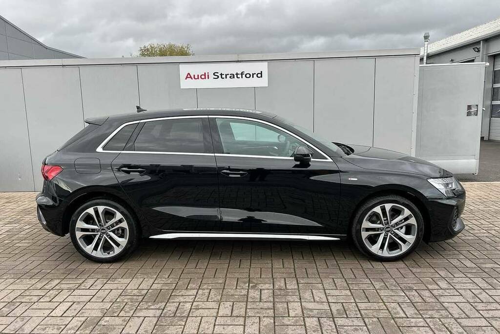 Audi A3 40 Tfsi E S Line S Tronic VK75KOX Black #4