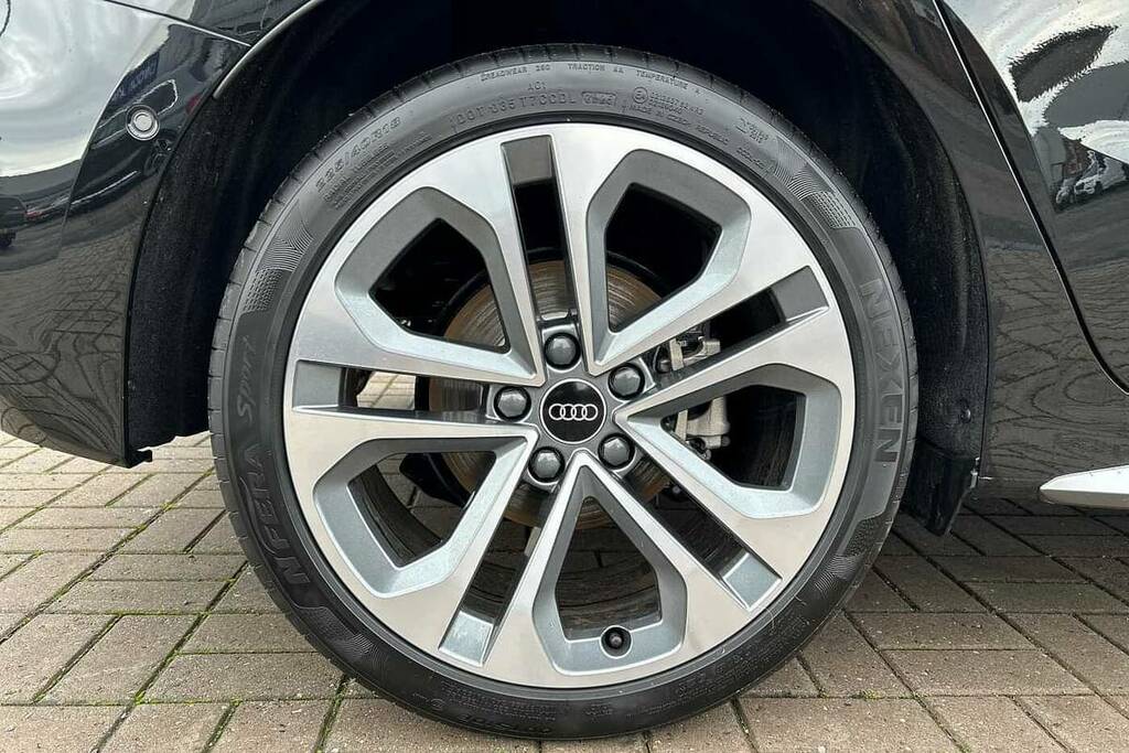 Audi A3 40 Tfsi E S Line S Tronic VK75KOX Black #5