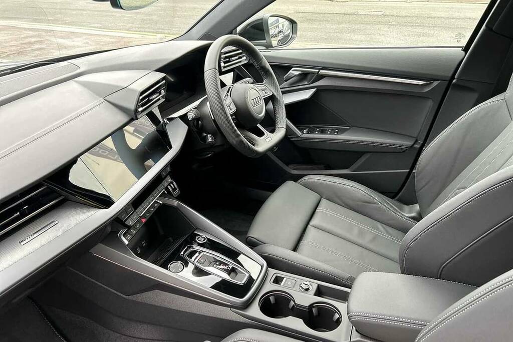 Audi A3 40 Tfsi E S Line S Tronic VK75KOX Black #2