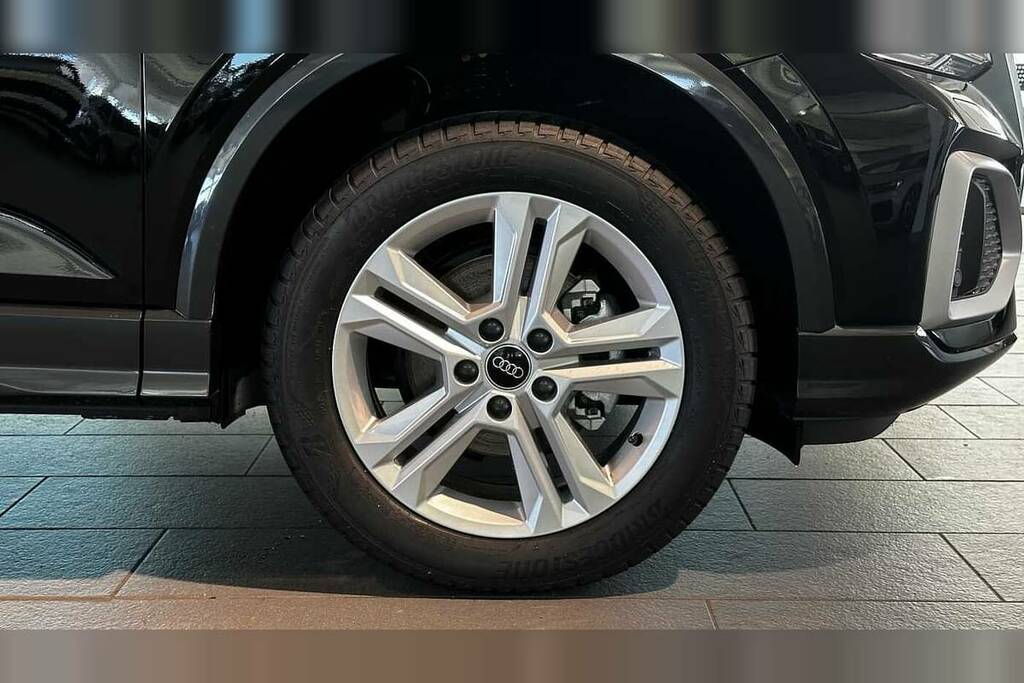 Audi Q2 30 Tfsi 116 Sport BG75YTK Black #4
