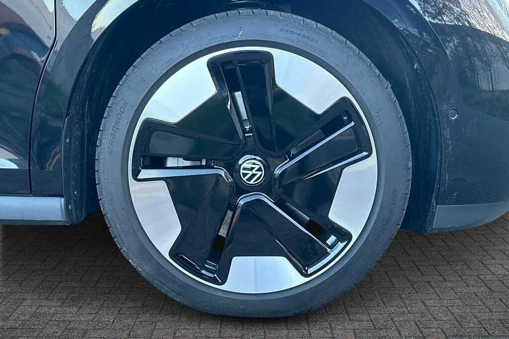Volkswagen ID.Buzz 210Kw Style Pro 86Kwh Lwb 6 Seat VK75NWW Black #5