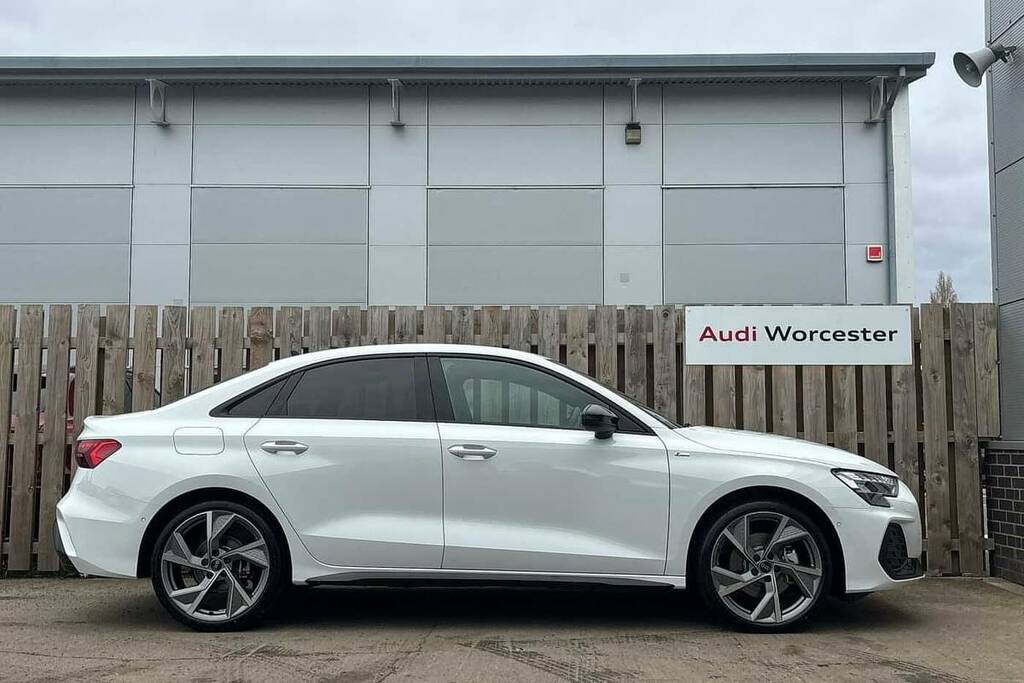 Audi A3 2.0 Tdi 150 Black Edition S Tronic VK75TXY White #4