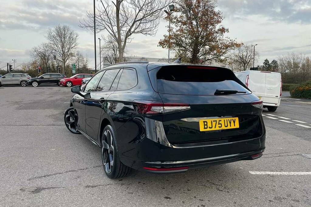 Skoda Superb 1.5 Tsi Iv Sportline Dsg BJ75UYY Black #3