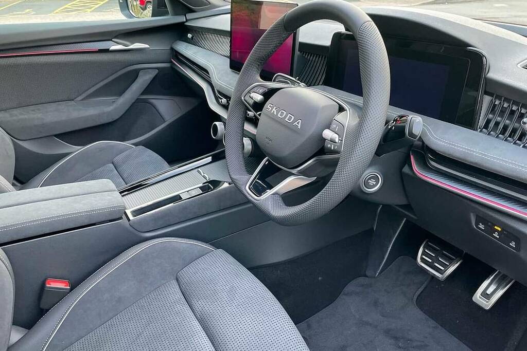 Skoda Superb 1.5 Tsi Iv Sportline Dsg BJ75UYY Black #6