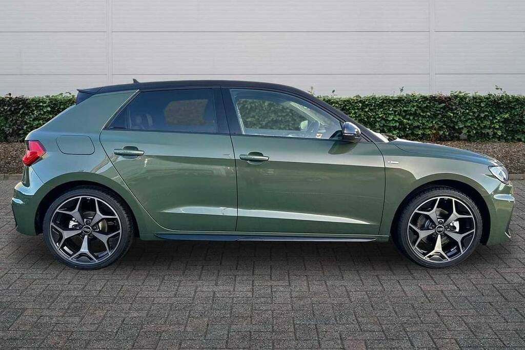 Audi A1 30 Tfsi Black Edition S Tronic VO75XLV Green #4