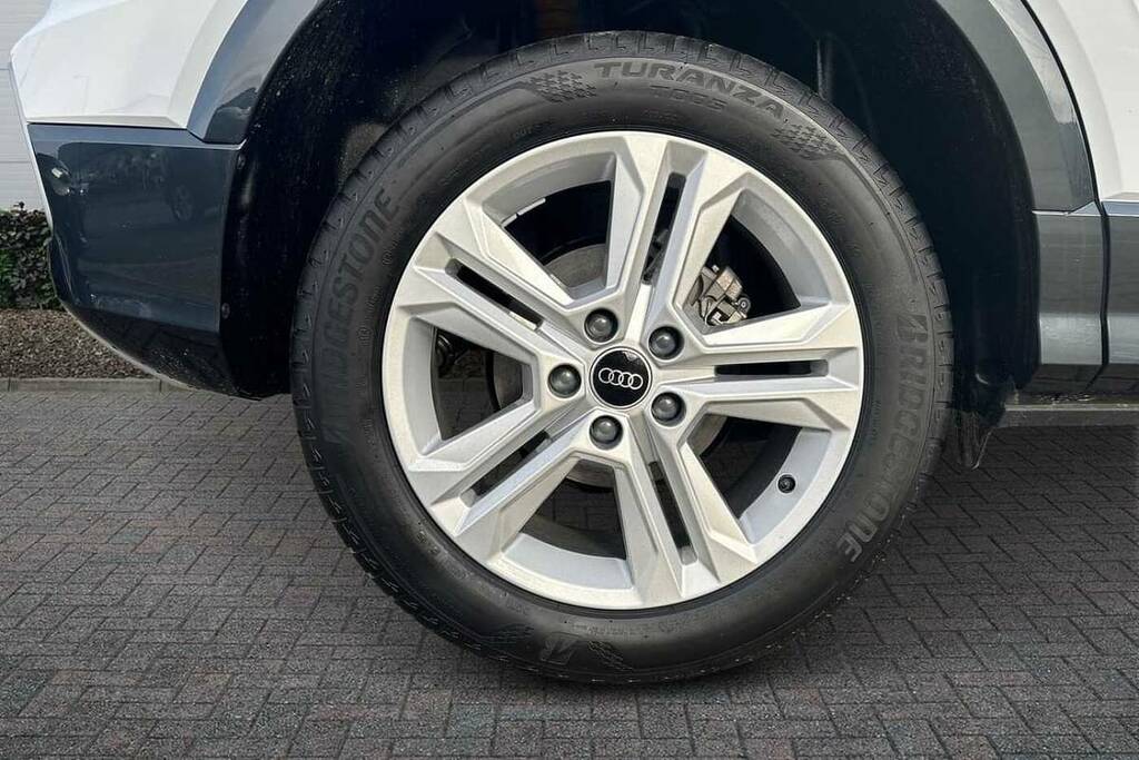 Audi Q2 35 Tfsi Sport White #5