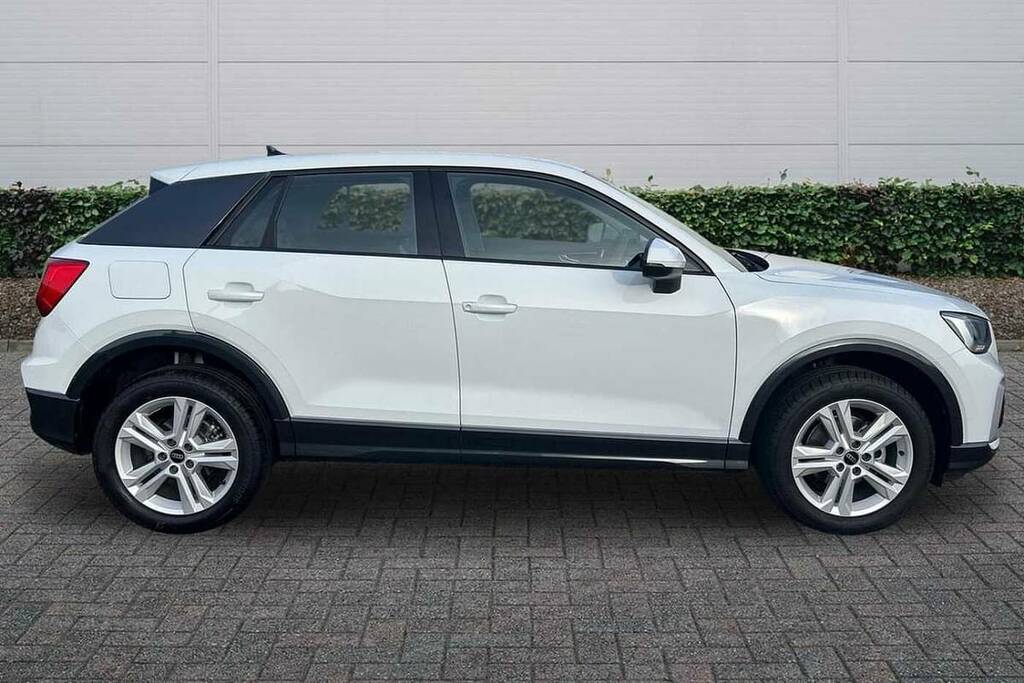 Audi Q2 35 Tfsi Sport White #4