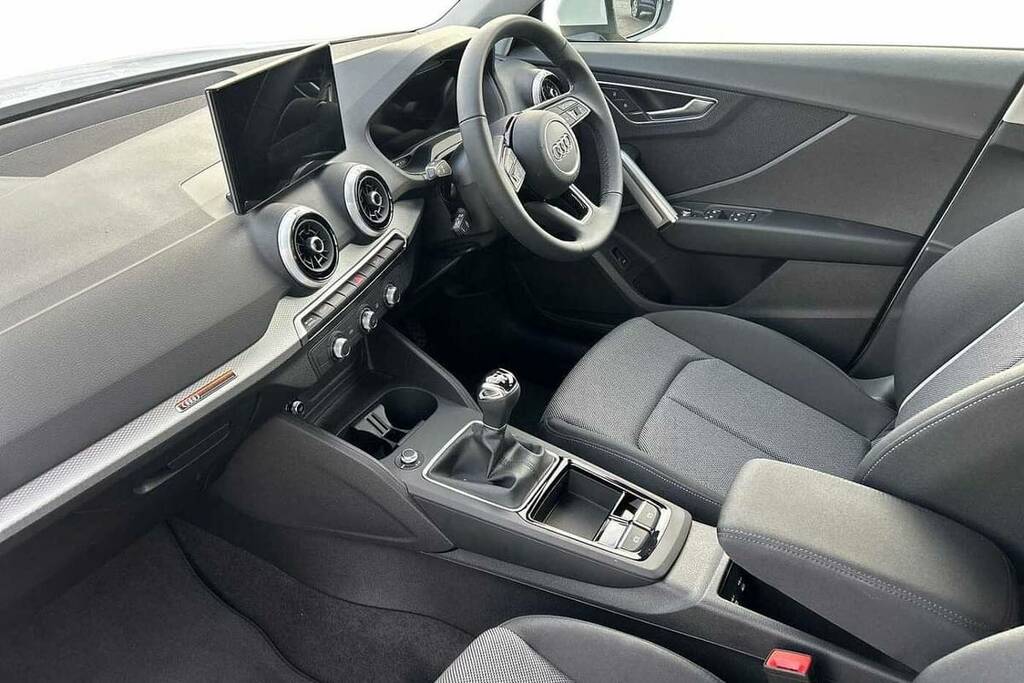 Audi Q2 35 Tfsi Sport White #2
