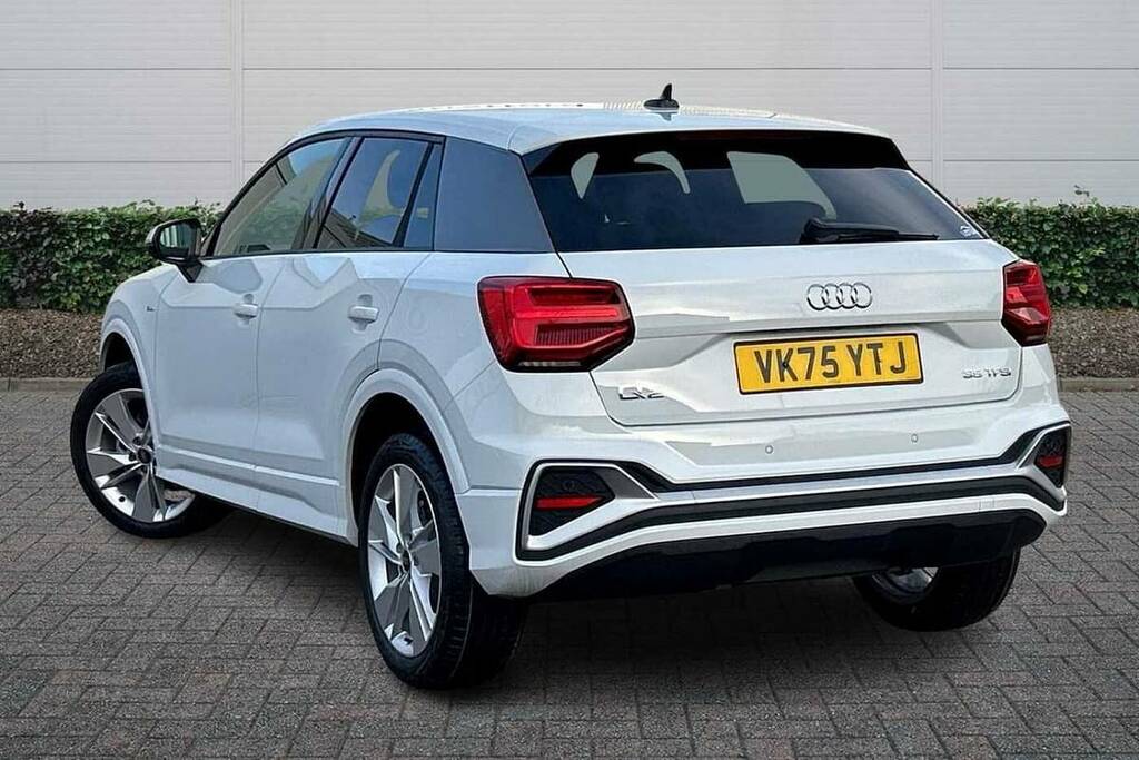 Audi Q2 35 Tfsi S Line S Tronic VK75YTJ White #3
