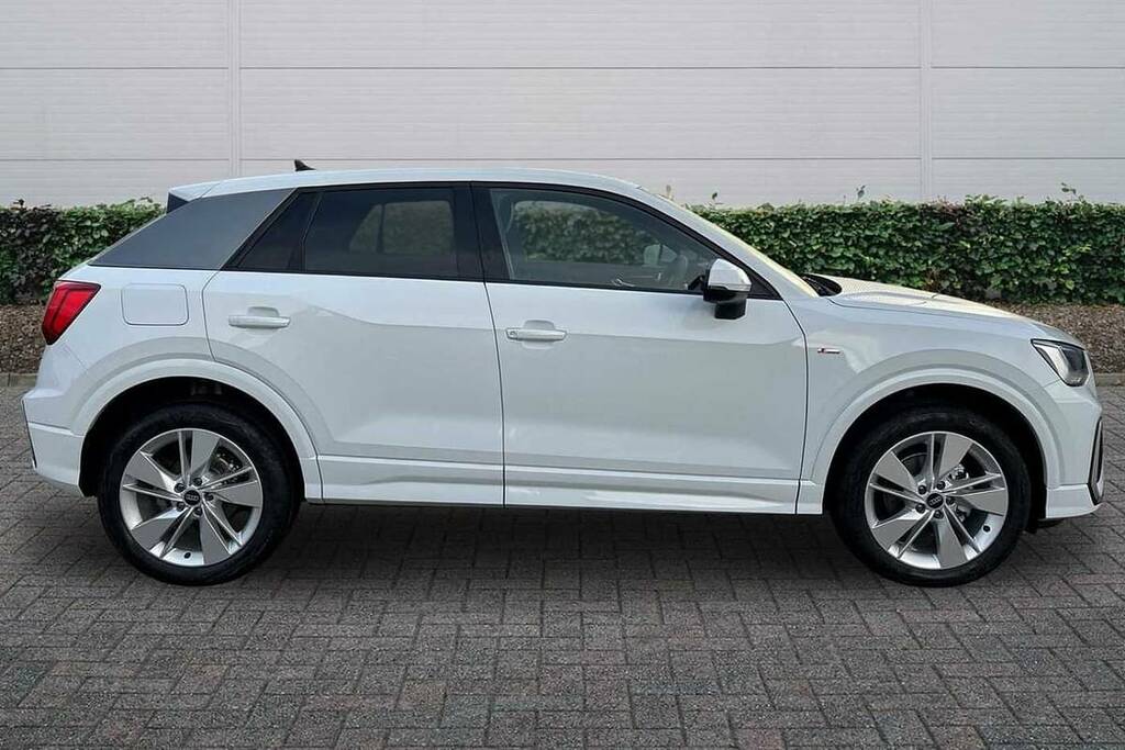 Audi Q2 35 Tfsi S Line S Tronic VK75YTJ White #4