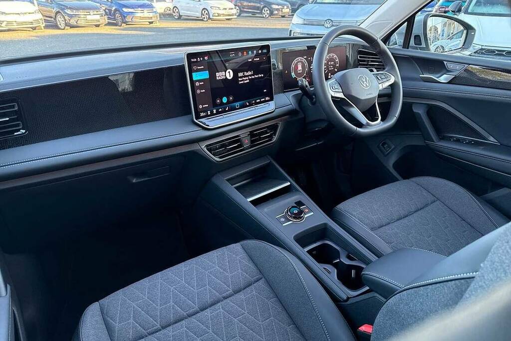 Volkswagen Tiguan 1.5 Etsi Match Dsg VX75YZA Silver #2