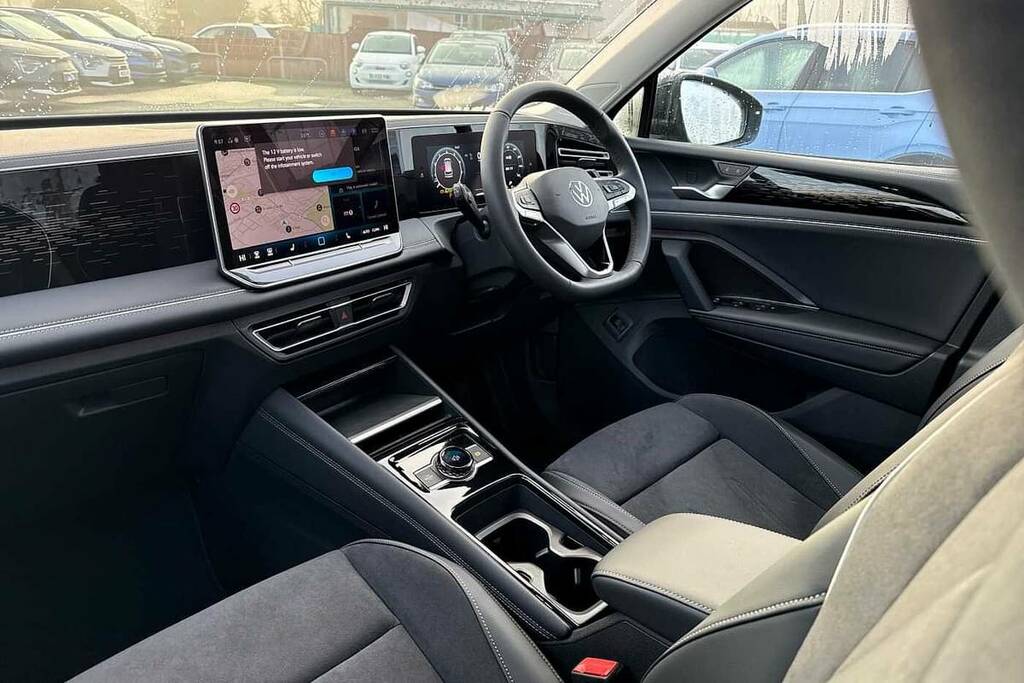 Volkswagen Tiguan 1.5 Etsi 150 Elegance Dsg VX75YTL Black #2