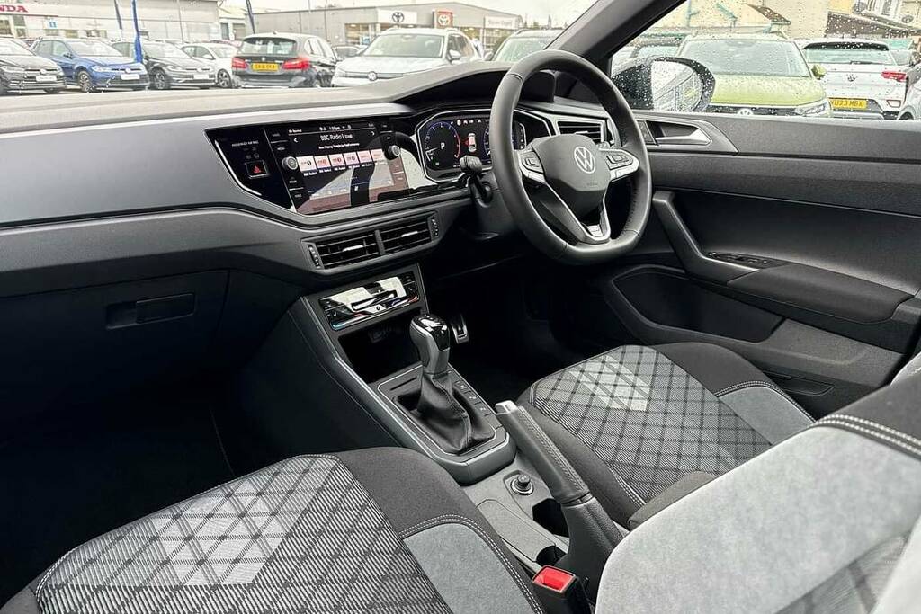 Volkswagen Taigo 1.5 Tsi 150 Black Edition Dsg VX75YVK Silver #2